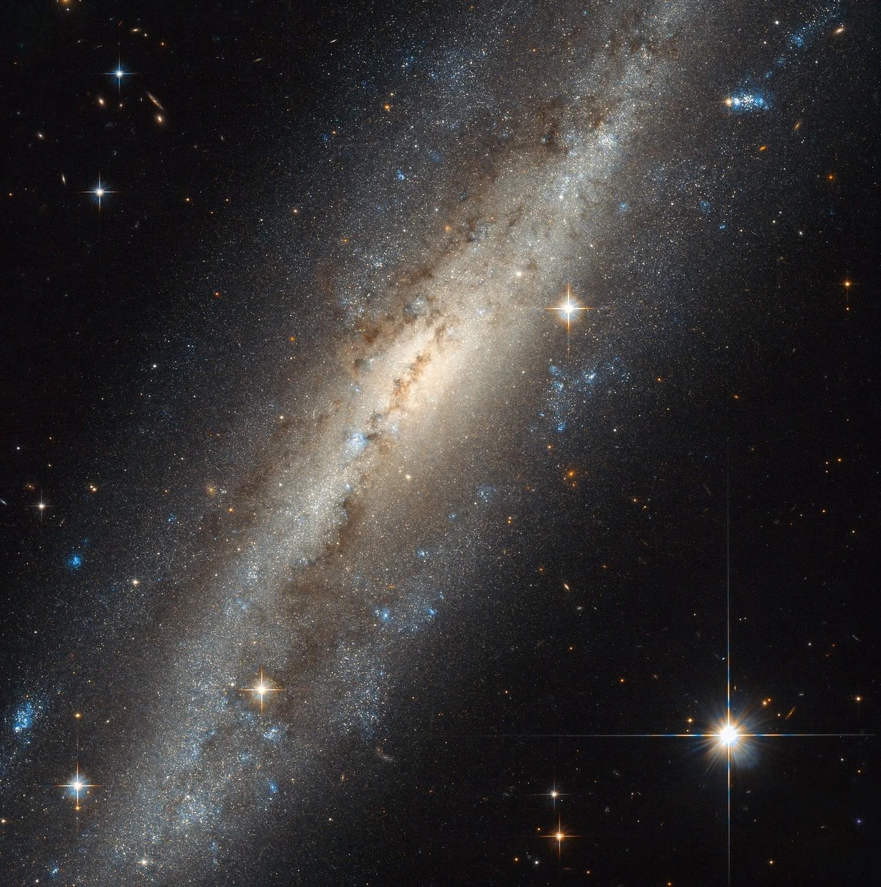 Galaxy known as NGC 7640